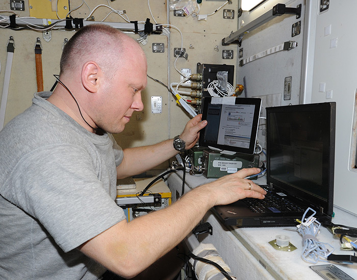Work on ISS. Seismic data transmission forecast