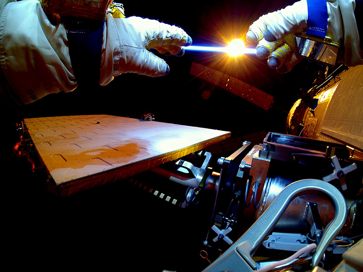Заход солнца во время выхода в космос (ВКД-39), 18 Августа 2014 г.