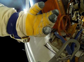 Spacewalk (EVA-39), 18, 2014
