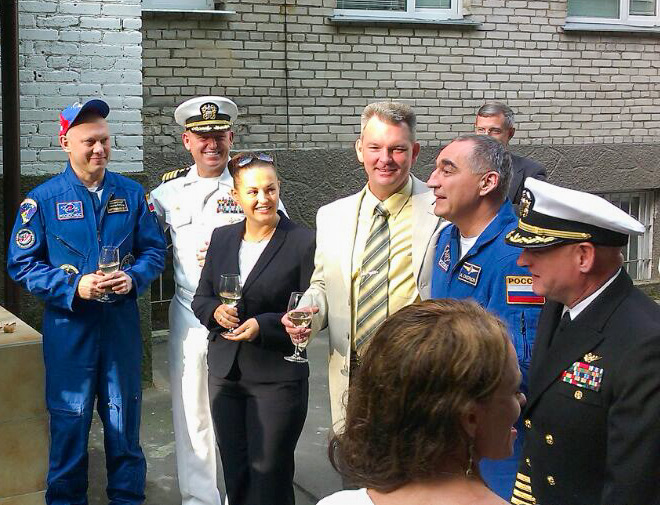 ISS-40/41 Crews Meeting in the Zvyozdny Gorodok (Star City)