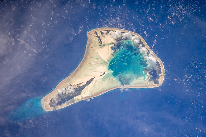Earth Paints - Aranuka is an atoll of Kiribati